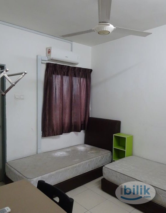 Image 1 of Master Room at Taman Bukit Serdang, Seri Kembangan - Room rental in 