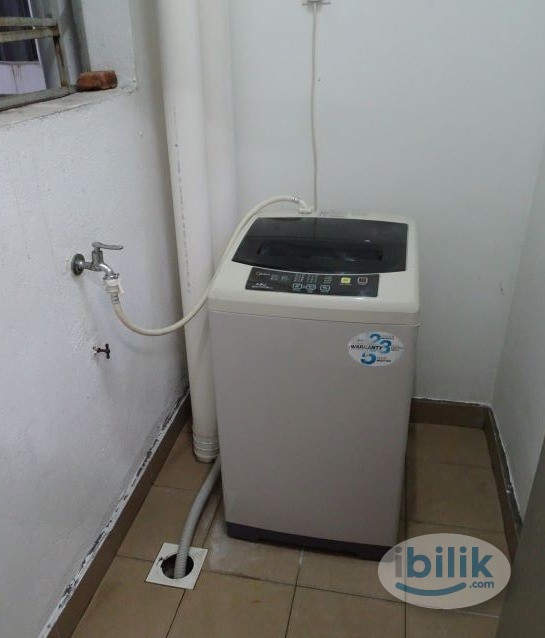 Image 4 of Master Room at Taman Bukit Serdang, Seri Kembangan - Room rental in 