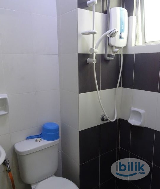 Image 3 of Master Room at Taman Sri Serdang, Seri Kembangan - Room rental in 