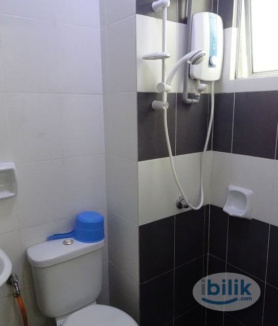 Image 3 of Master Room at Mutiara Residence, Seri Kembangan - Room rental in 
