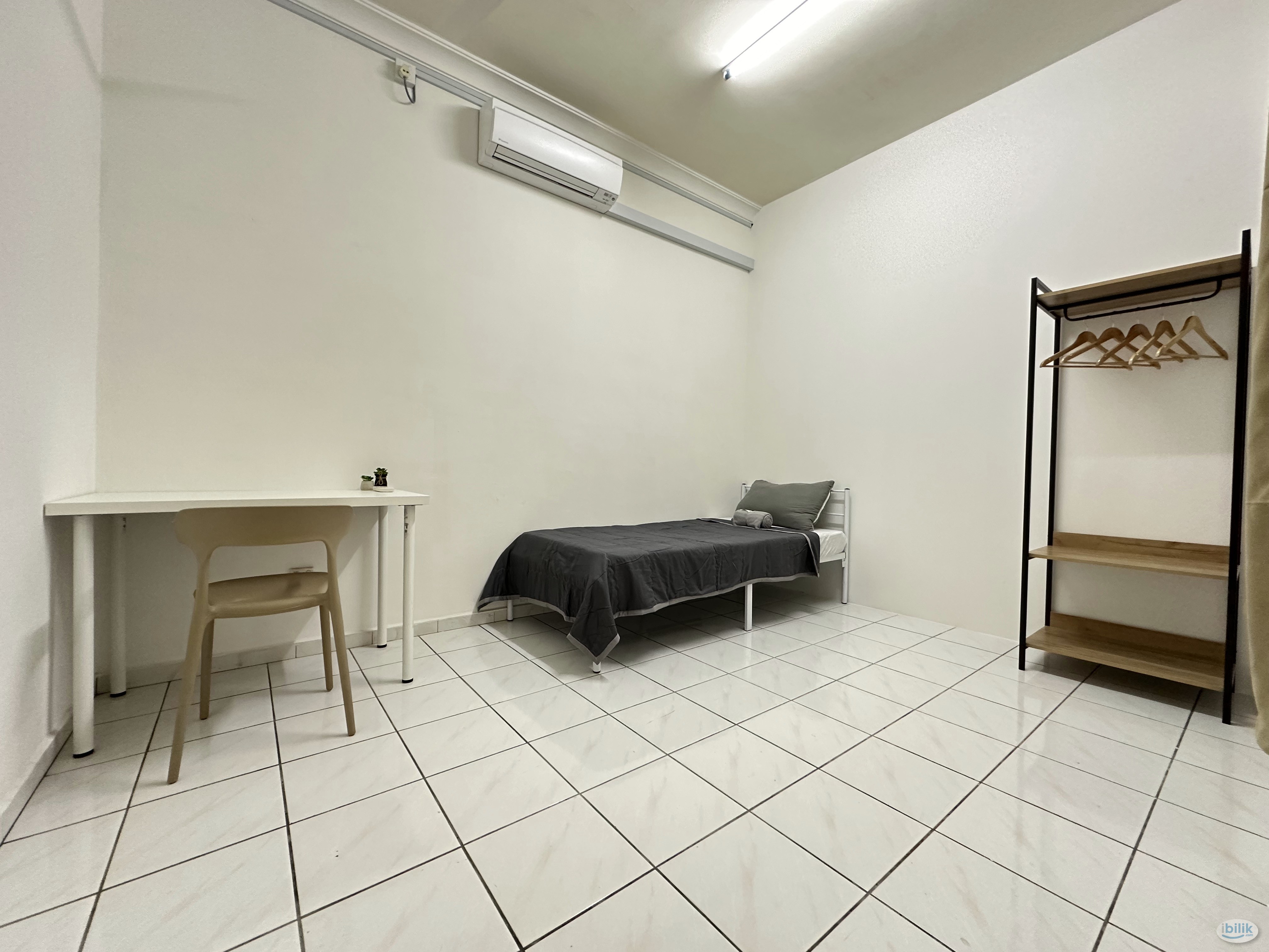 💗Permas Jaya Cheap & Comfort Single Aircon Room Available💗 Room For