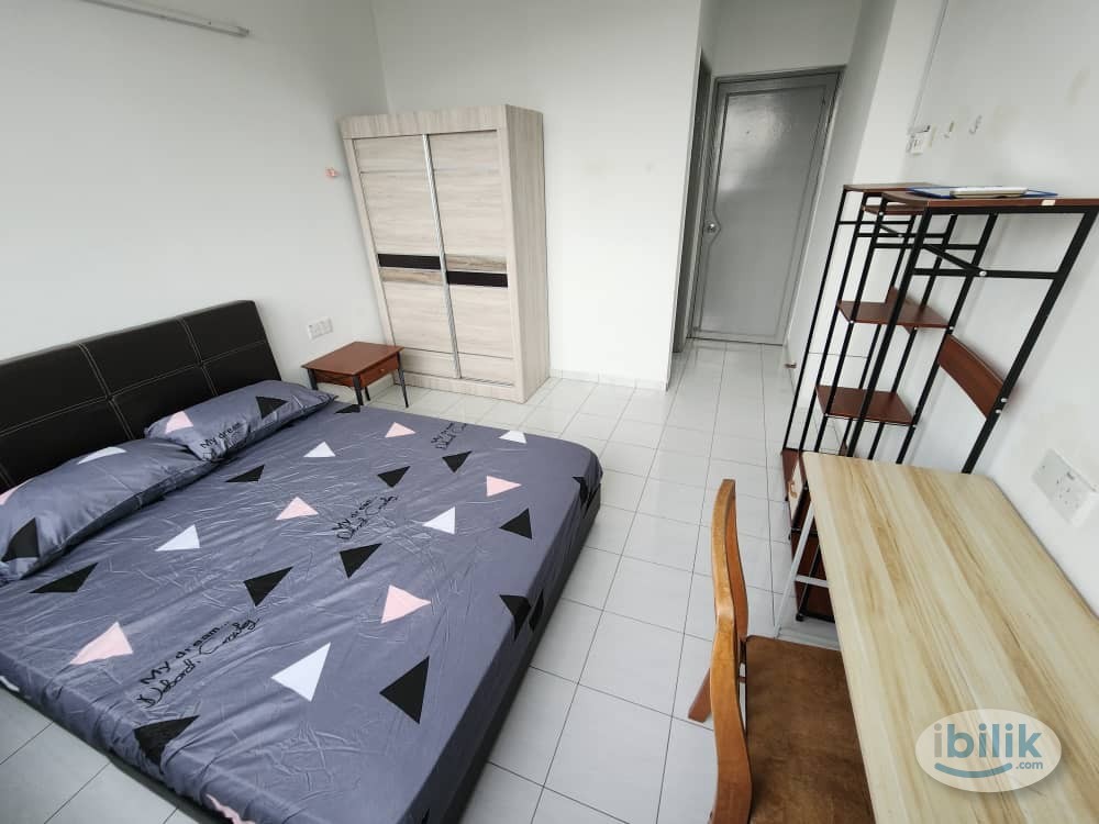 Female Master room (Attached Toilet) at NPark Condo Batu Uban, near