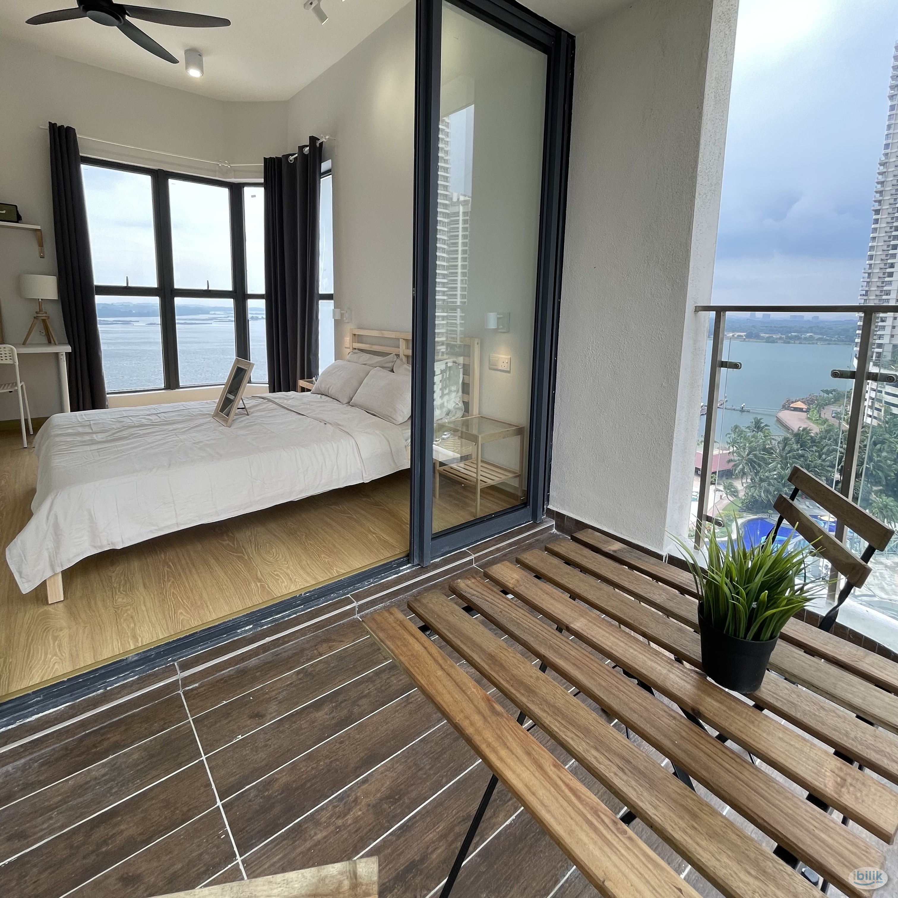 Image 3 of Master Room at Country Garden, Danga Bay - Room rental in 
