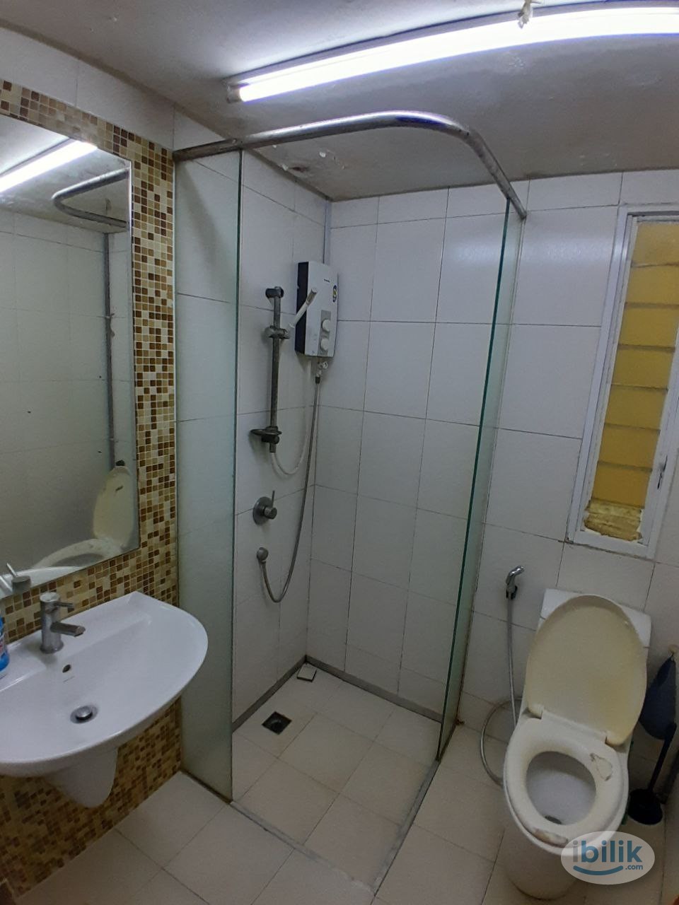 Near HKL, KPJ, Chow Kit, KLCC, Titiwangsa Sentral Middle Room For Rent