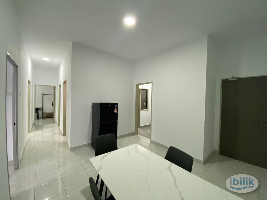 Middle Room at Nilai, Negeri Sembilan Room For Rent in