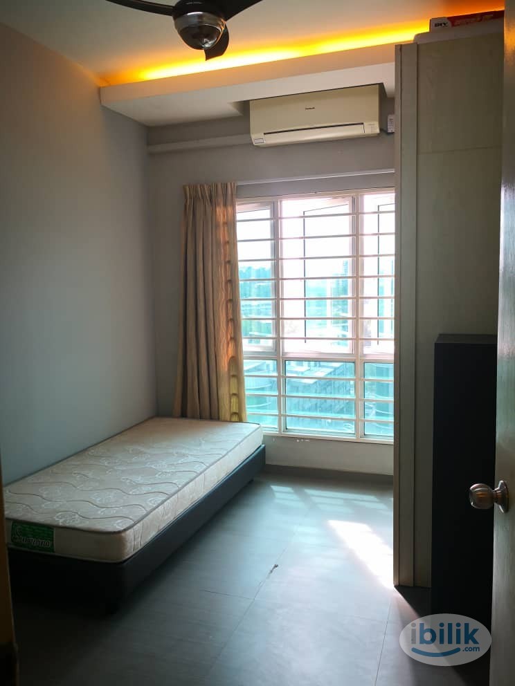 Image 1 of Midpoint Marvel: Middle Room for Rent at Kuchai Avenue, Kuchai Lama, Kuala Lumpur - Room rental in 