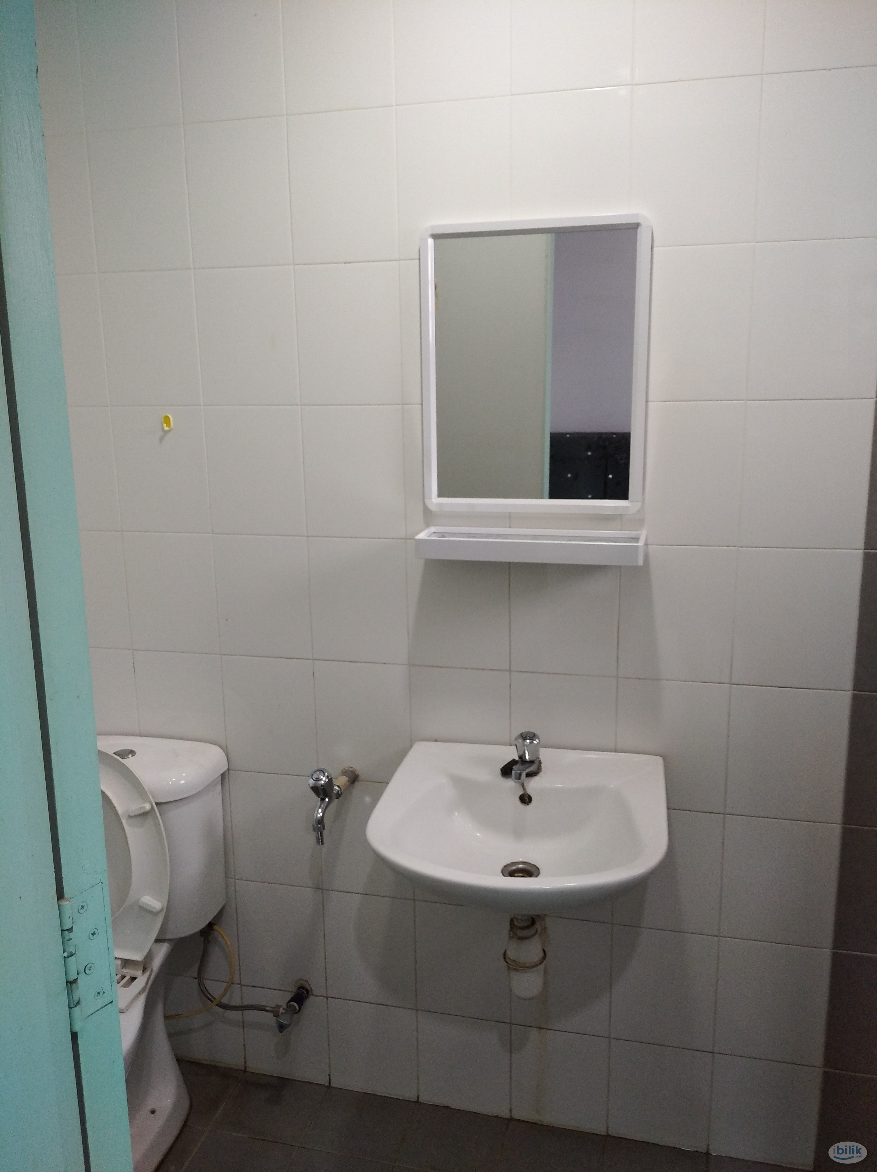 Master room with personal bathroom at Taman Klang Utama nr Bandar bukit
