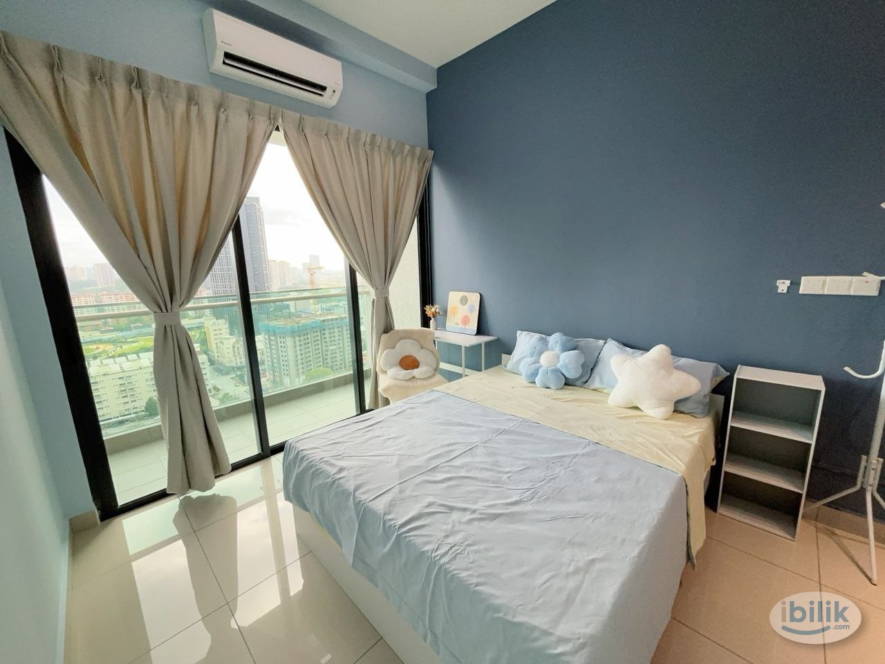 Image 4 of [Verando Residence] All Chinese Unit Medium Room with Balcony Rent with Bed, Mattress, Aircond, Wardrobe, Table & Chair Near Bandar Sunway - Room rental in 