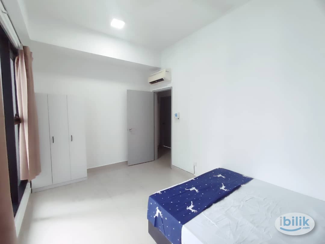 Image 1 of Condo Middle Room for Female at Glomac Centro, Bandar Utama - Room rental in 