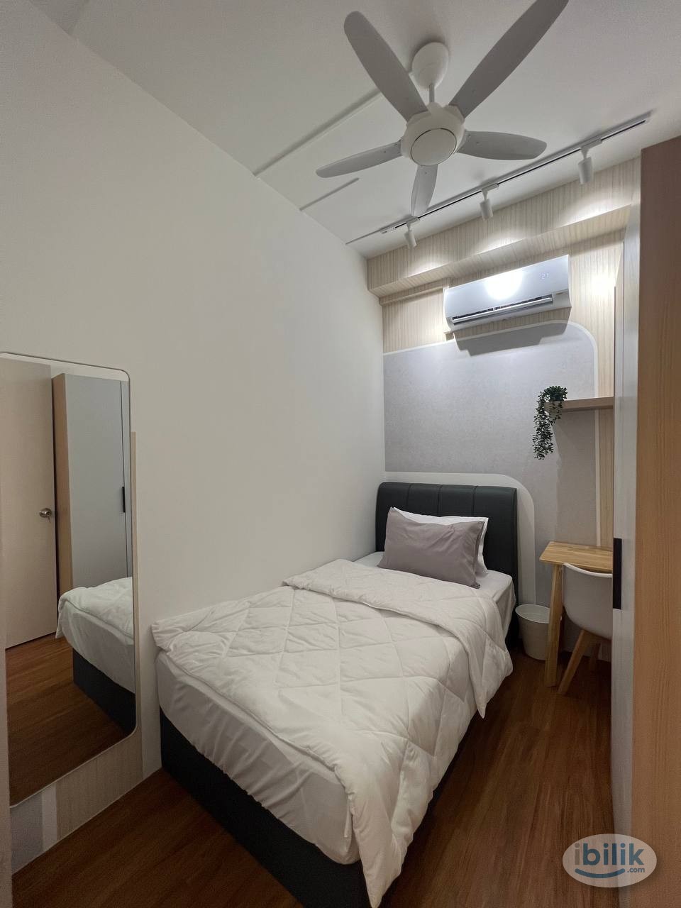 Image 1 of FULLY FURNISHED SINGLE ROOM AT ARMANI SOHO (FREE 1 MONTH RENTAL!!) - Room rental in 