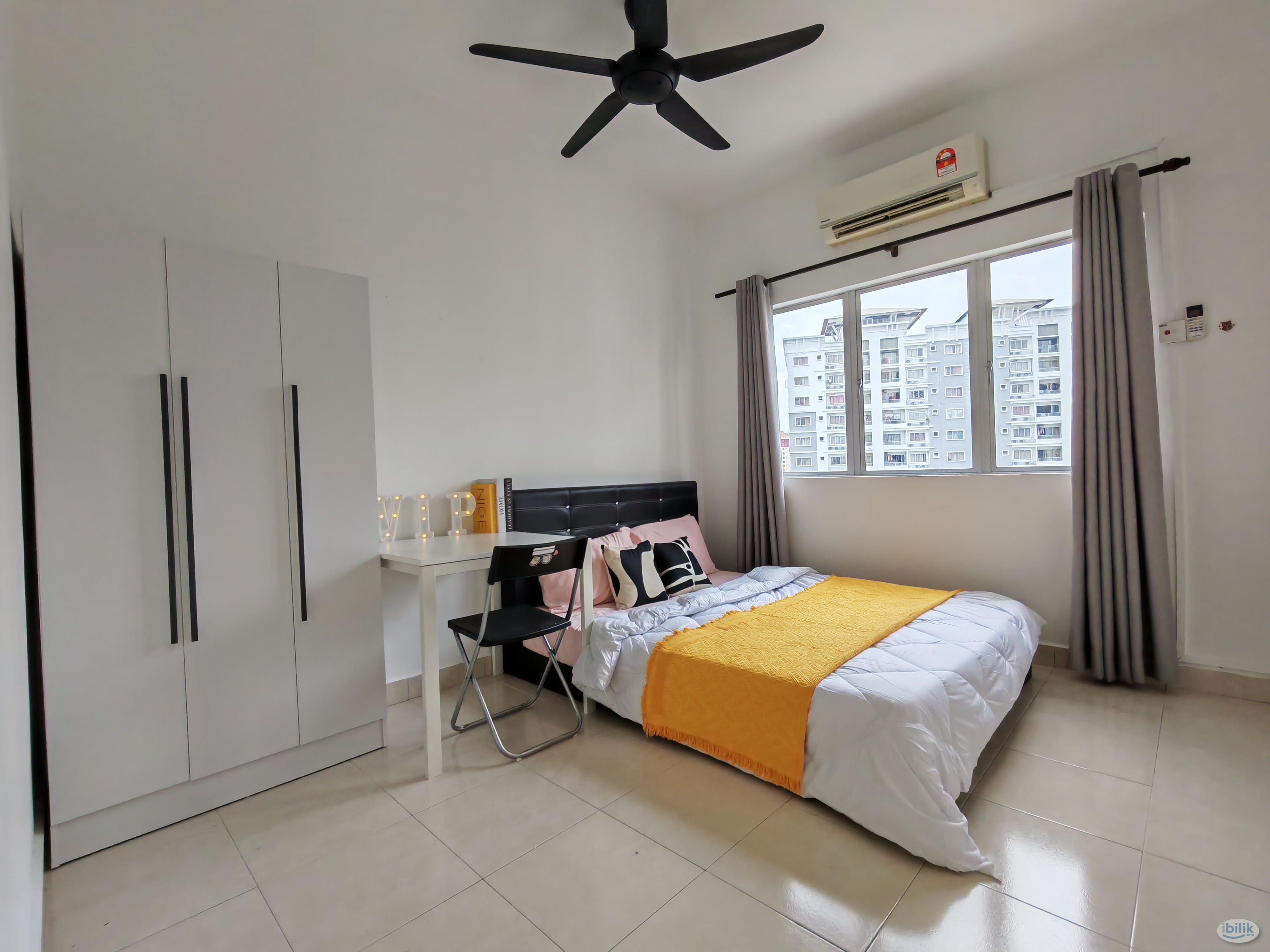Image 2 of ==Female Unit==Medium Room for Rent at Suriamas Condominium - Room rental in 