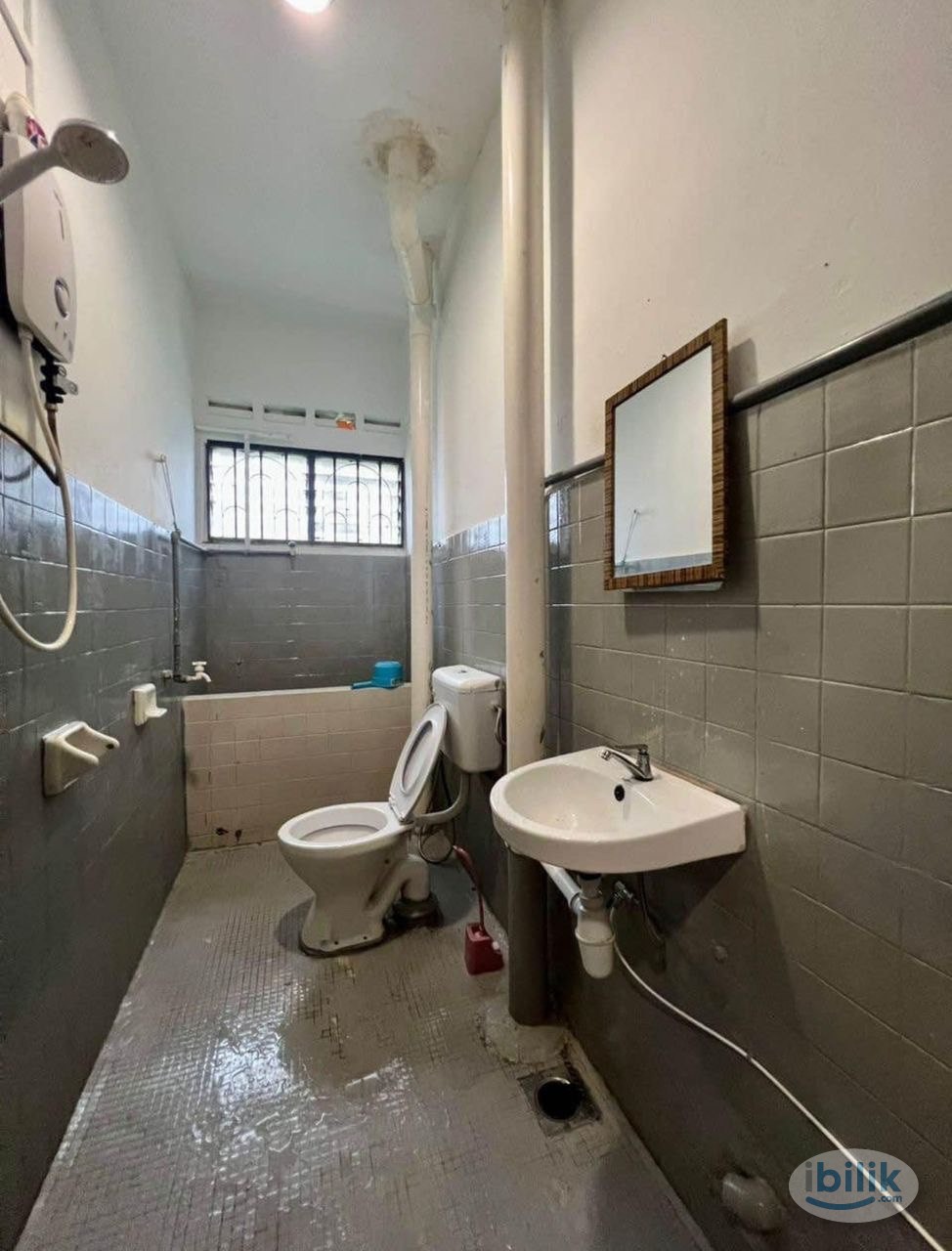 Image 1 of 🏠 Prime Location, Perfect Lifestyle! ✨ Jim Quee Apartment: 10 mins to CIQ, 5 mins to malls, food courts, and more! - Room rental in 