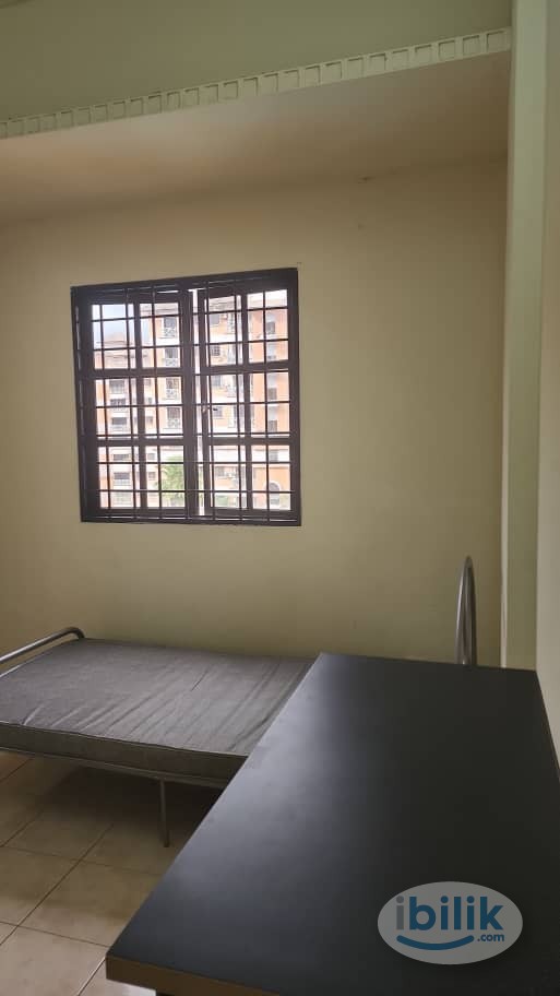 Image 1 of Middle Room at Evergreen Park, Bandar Sungai Long - Room rental in 