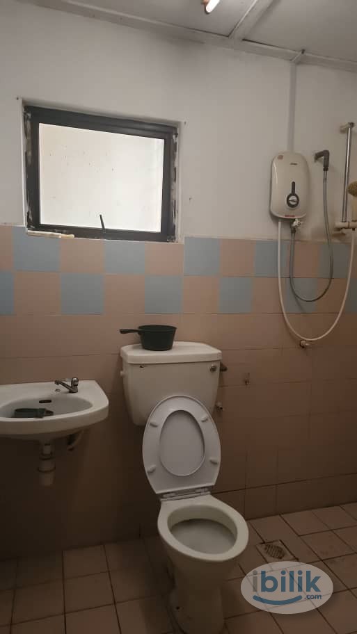 Image 5 of Middle Room at Evergreen Park, Bandar Sungai Long - Room rental in 