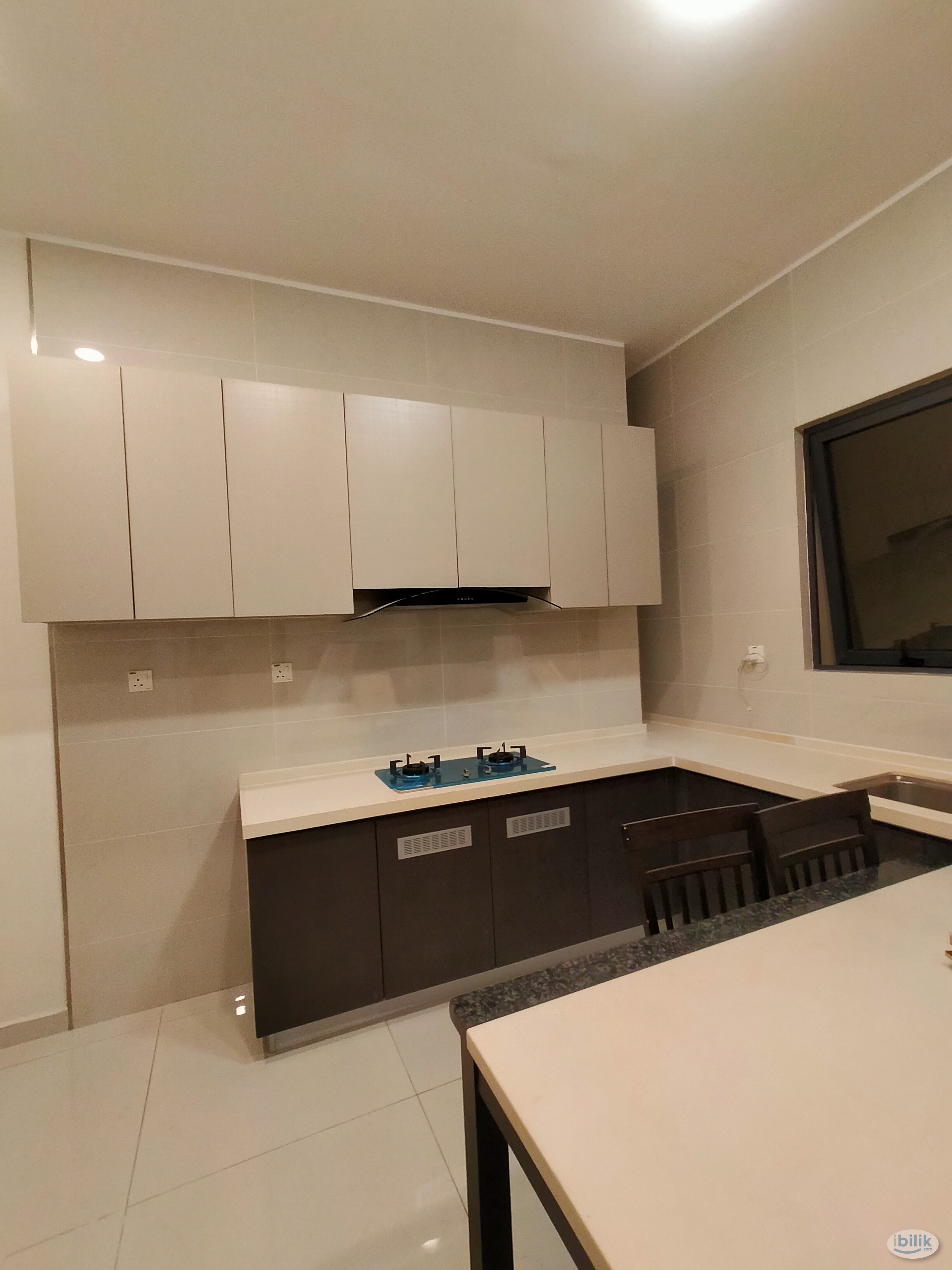Image 4 of Common room at coutry garden danga bay (near to ciq) -RM600 all in - Room rental in 