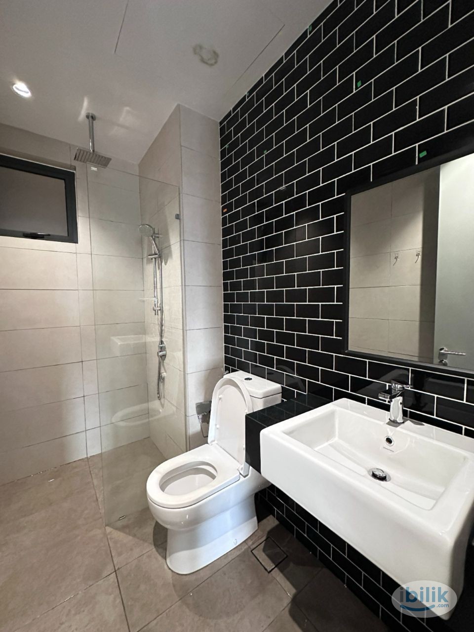 Image 3 of 🛏️ Master Room @ Private Bathroom 🛏️ 🪑 Fully Furnished 🪑 🚎 FREE Shuttle Van For Student 🚎 - Room rental in 