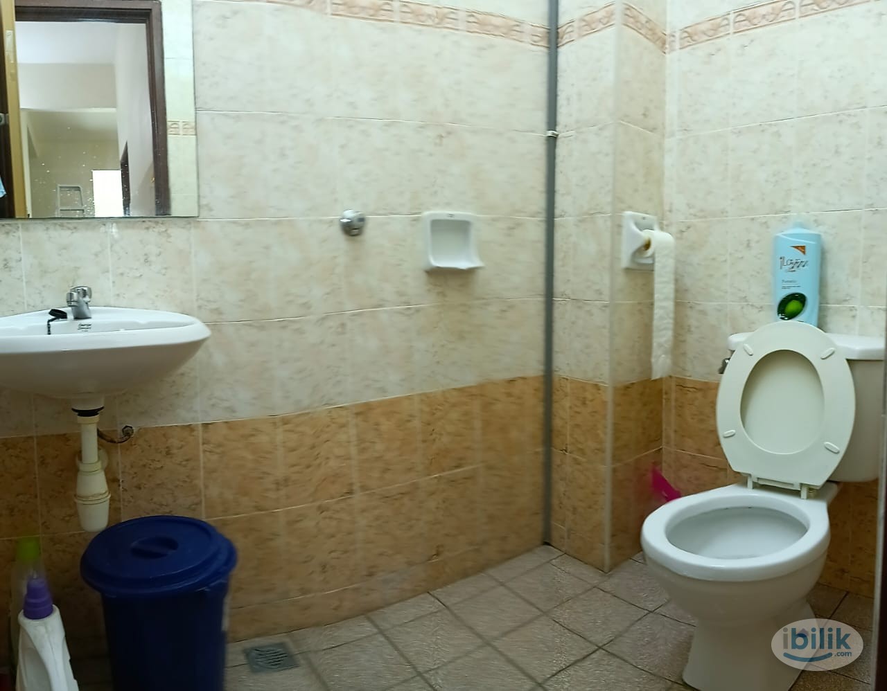Image 3 of Middle Room at Bayan Lepas, Penang - Room rental in 