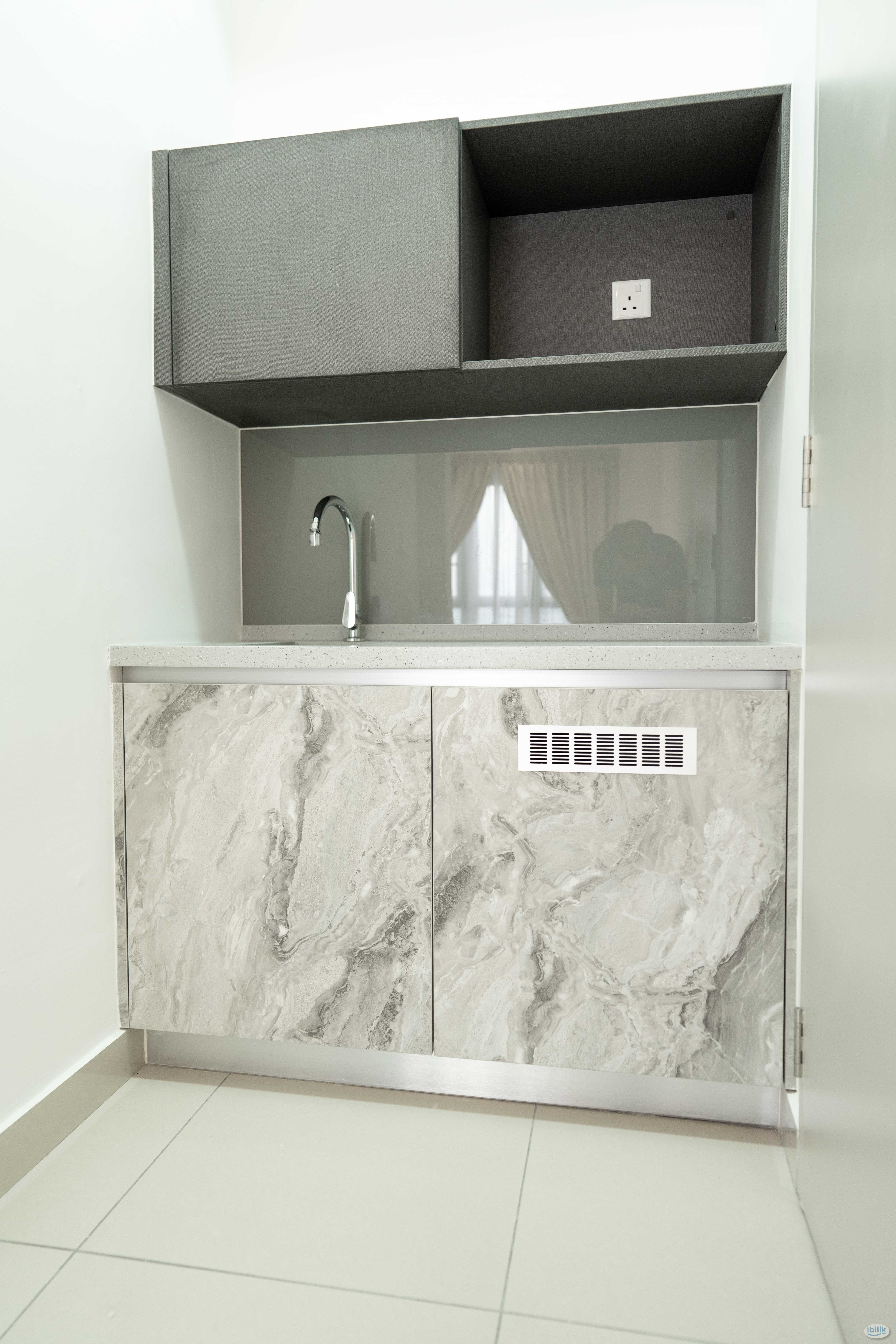 Image 4 of Studio with 2in1 Washer Dryer - 5 mins walk to MRT Chan Sow Lin - Room rental in 