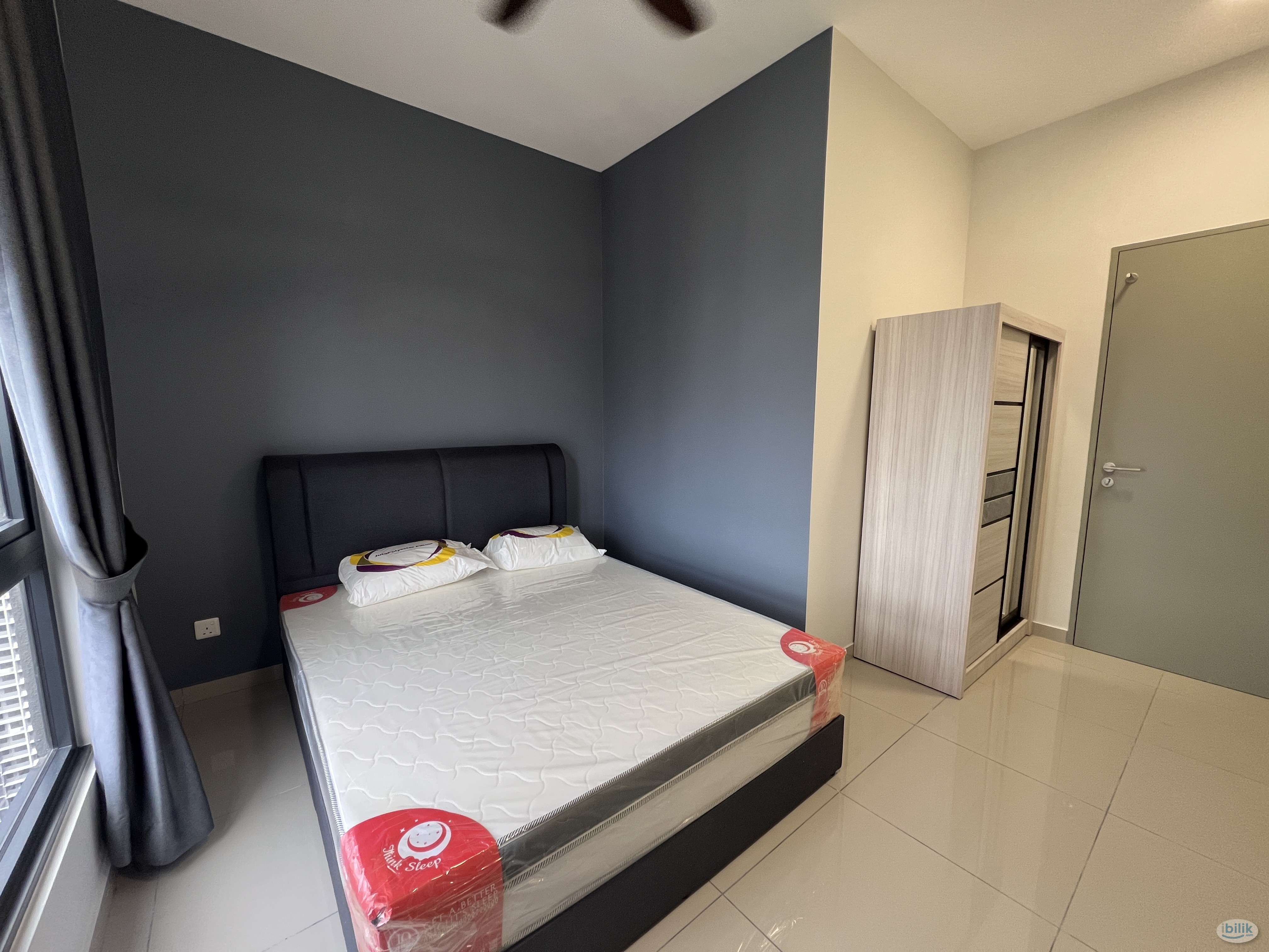 Image 1 of No Partition, Free Utilities, Female unit - Room rental in 