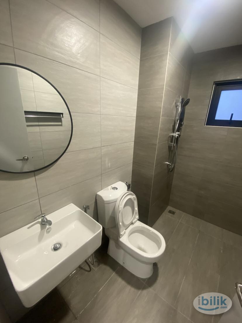 Image 4 of 😍 5 mins to Shopping Mall 😍Free Wifi 😍Low deposit 😍Fully furnished Master room at TwentyFive.7 Amber Residence - Room rental in 