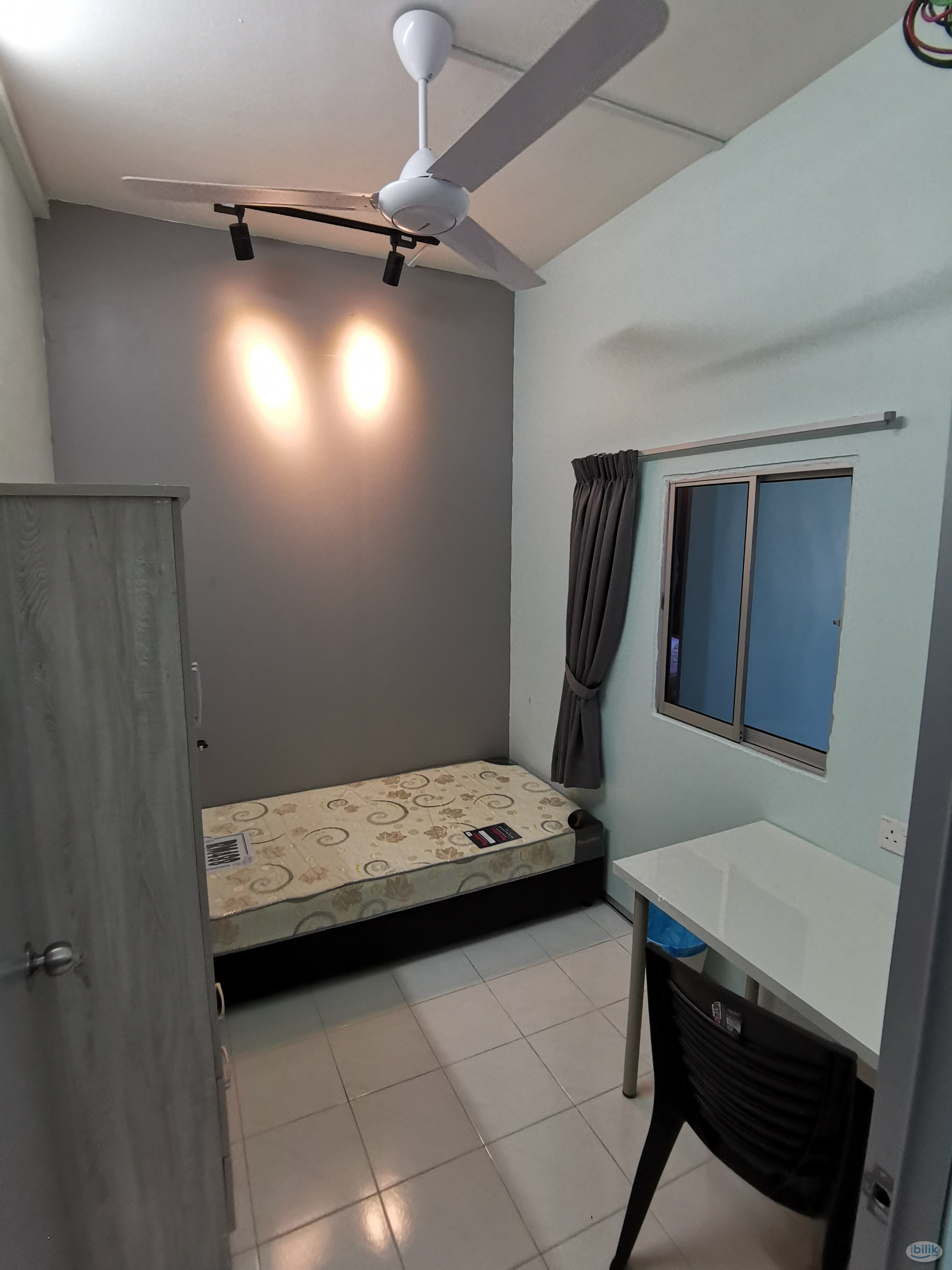 Image 1 of Single Room (Non-aircond) at Cheng, Melaka Tengah - Room rental in 