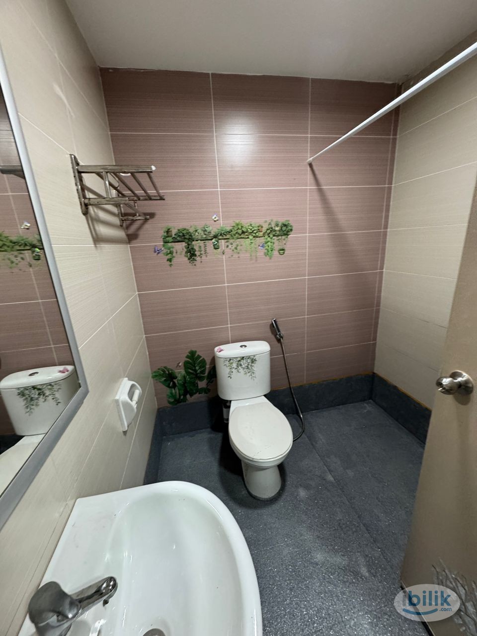 Image 5 of 🔥HOT LIMITED Unit🔥Prime Location Master Room with Private Bathroom Opposite of Berjaya Times Square & Lalaport 🛏️ 2 mins walk to Monorail Imbi - Room rental in 