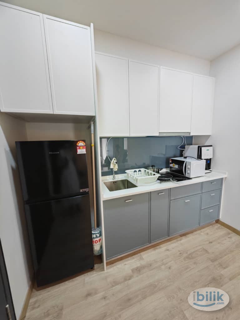 Image 4 of 🔥 5mins walk to EmHub, 3min drive to Segi, Doorstep to Jaya Grocer/Ninso/Coffee shop, 8mins to Sunway Nexis/Giza, Master room @ Emporis - Room rental in 