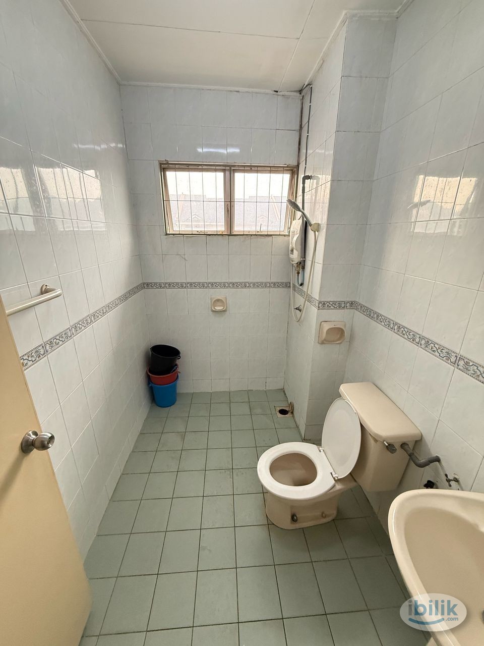 Image 2 of ZERO Deposit Single Room Provided Free WiFi at Kota Kemuning - Room rental in 