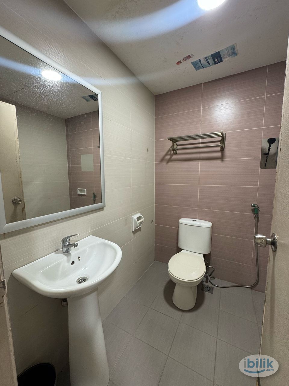 Image 3 of 🏬🏫[Start Town Inn] Available Double Single Bed in Master Room at📍 Berjaya Times Square, Bukit Bintang🚞 - Room rental in 