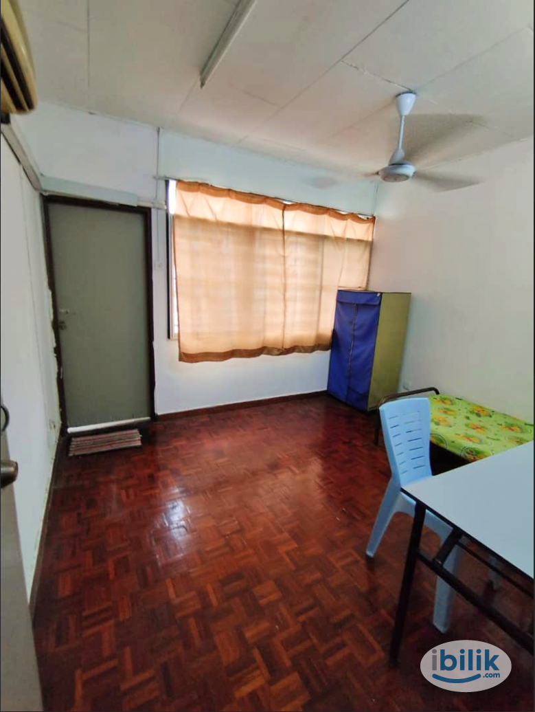 Image 1 of Middle Room at Taman Bukit Maluri, Kepong - Room rental in 