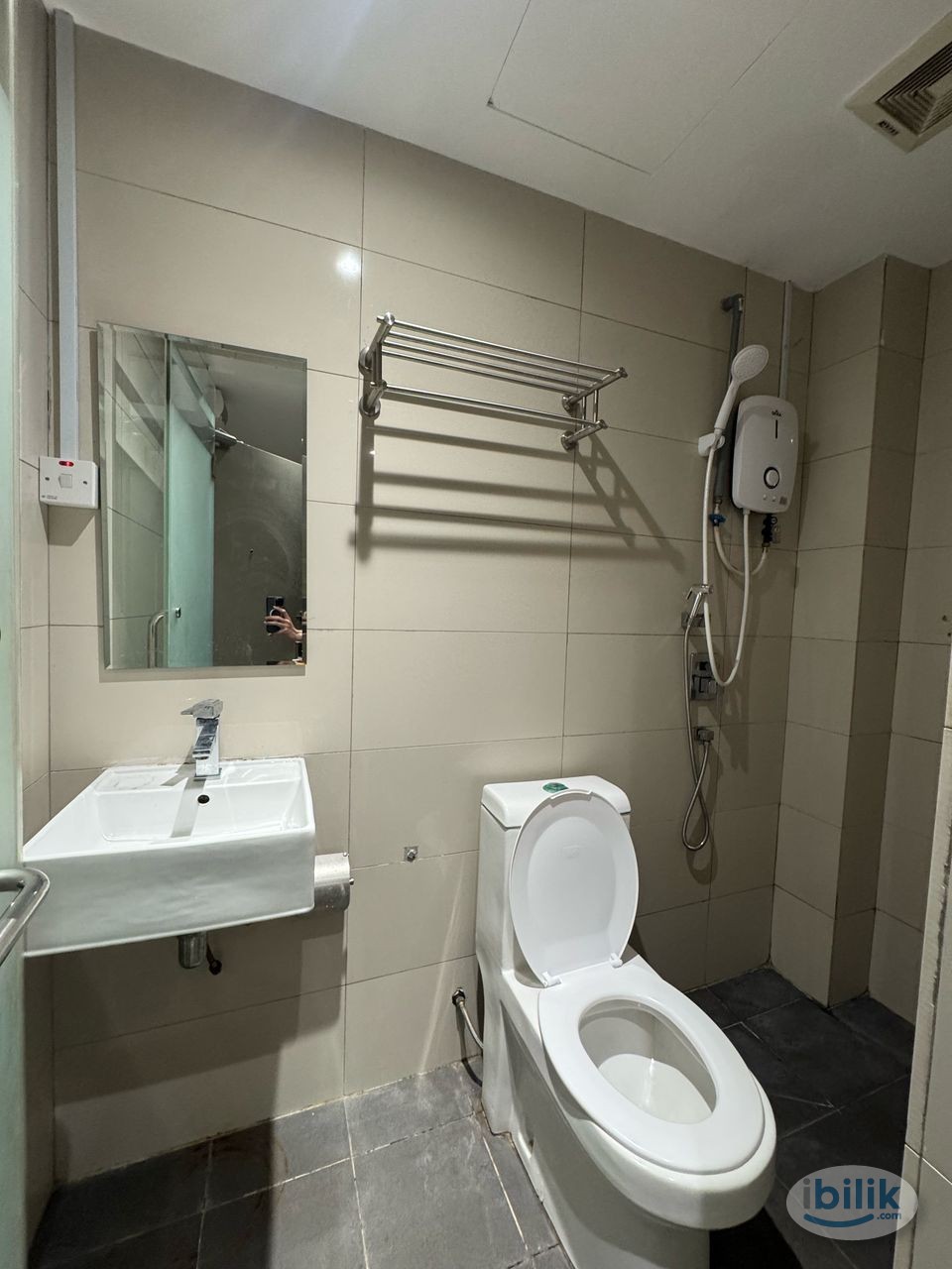 Image 4 of KLCC ,TRX Worker. Near Pasar Seni MRT 🚇 Zero Deposit Room + Toilet near Petaling Street - Room rental in 