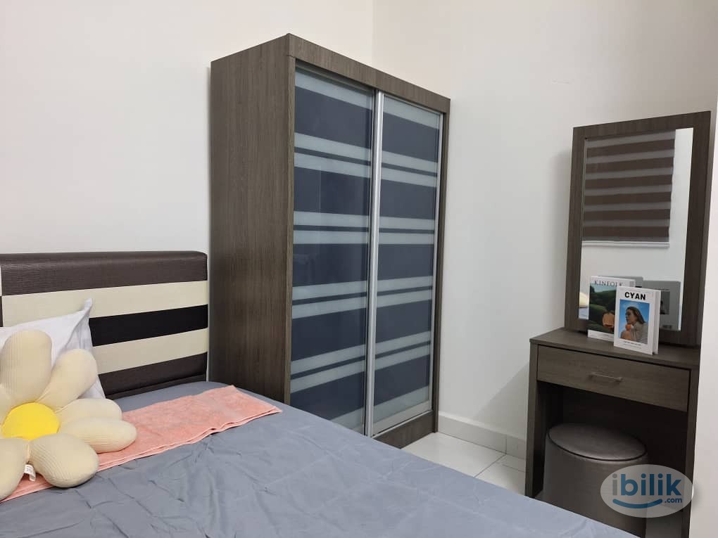 Image 1 of Middle Room at Elit Heights, Bayan Baru - Room rental in 