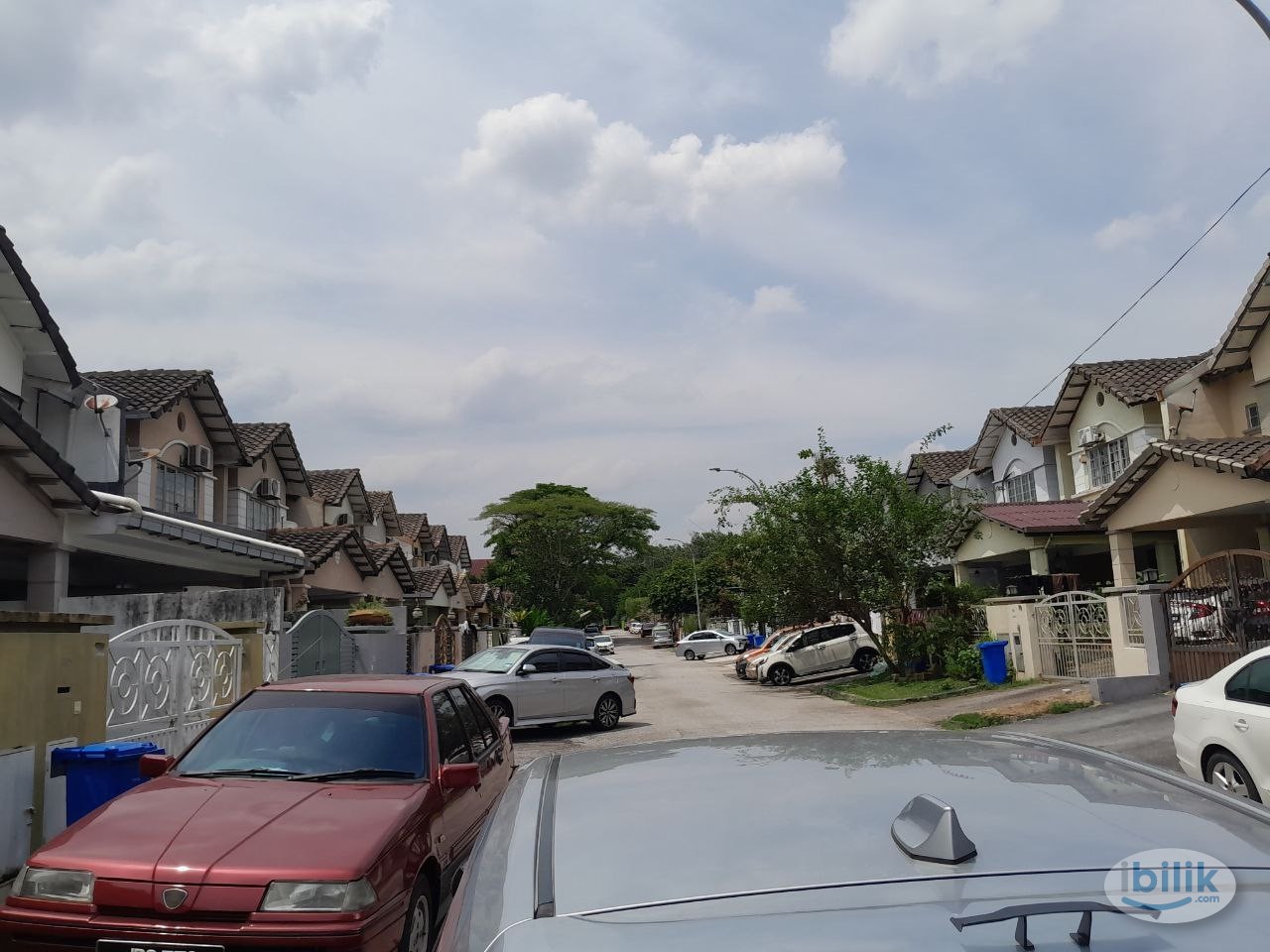 Image 3 of [Subang Bestari] Landed House🏠 Jalan Nova U5/87❗Small Room with Window & Aircond Near Help University Subang ✨Fully Furnished🥰Mix Gender Unit🚗 - Room rental in 