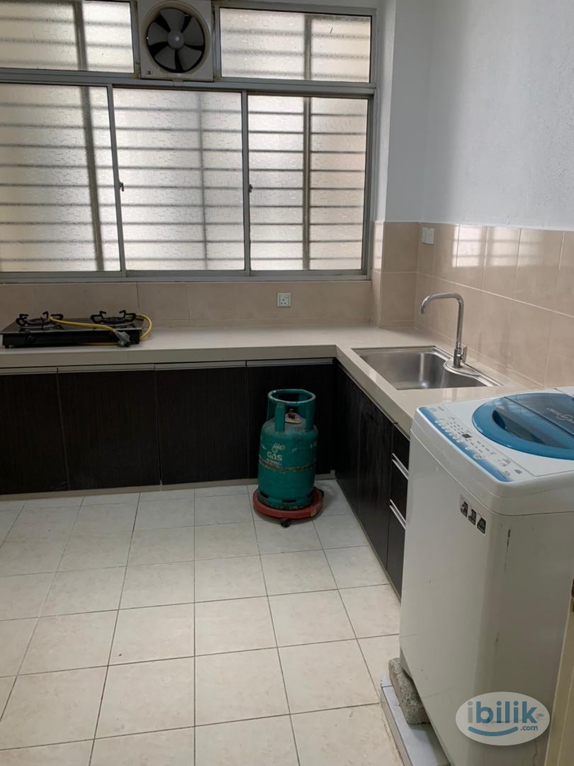 Image 3 of Nice Cozy Middle BedRoom To Rent With Free Ultilities At @ Suriamas Pjs 10 - Room rental in 