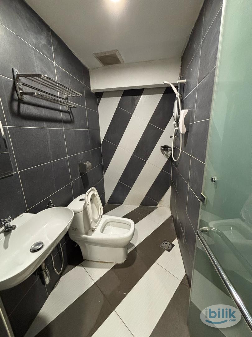 Image 4 of 🍁ZERO DEPOSIT🍁 HOTEL HOT BALLON MASTER ROOM At TAMAN INTAN, KLANG🔥🔥MOVE IN IMMEDIATELY🔥🔥 - Room rental in 
