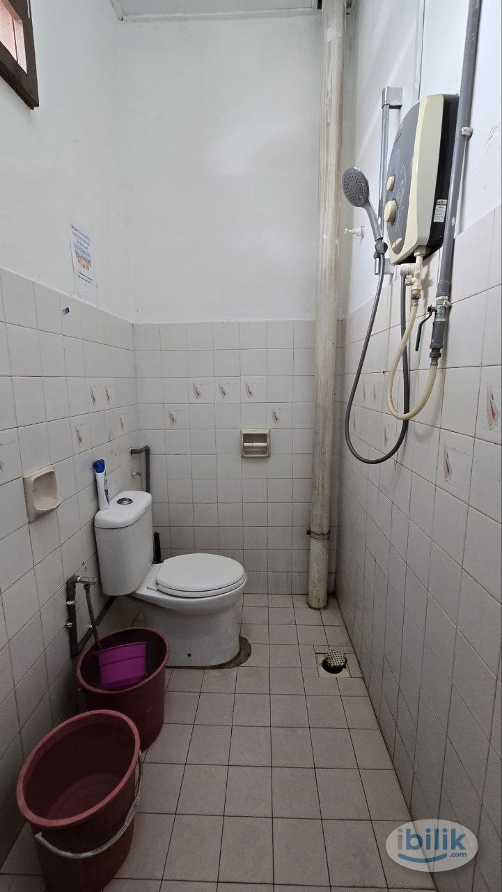 Image 2 of 🏡Affordable & Cozy Middle Room in Subang Town with [ZERO DEPOSIT] – Your Budget-Friendly Haven Awaits! 🔑 - Room rental in 