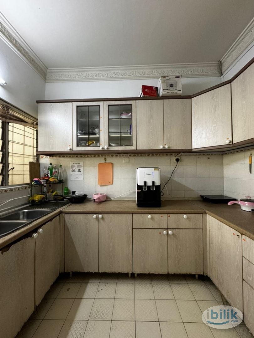 Image 5 of 🔥LOW DEPOSIT🔥BANDAR UTAMA MIDDLE ROOM FOR RENT 🏡🚶‍♂️‍➡️🚶‍♀️‍➡️8 MIN WALKING DISTANCE TO BU MRT🚆🚆 - Room rental in 