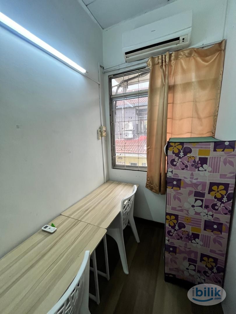 Image 3 of 🔥LOW DEPOSIT🔥BANDAR UTAMA MIDDLE ROOM FOR RENT 🏡🚶‍♂️‍➡️🚶‍♀️‍➡️8 MIN WALKING DISTANCE TO BU MRT🚆🚆 - Room rental in 