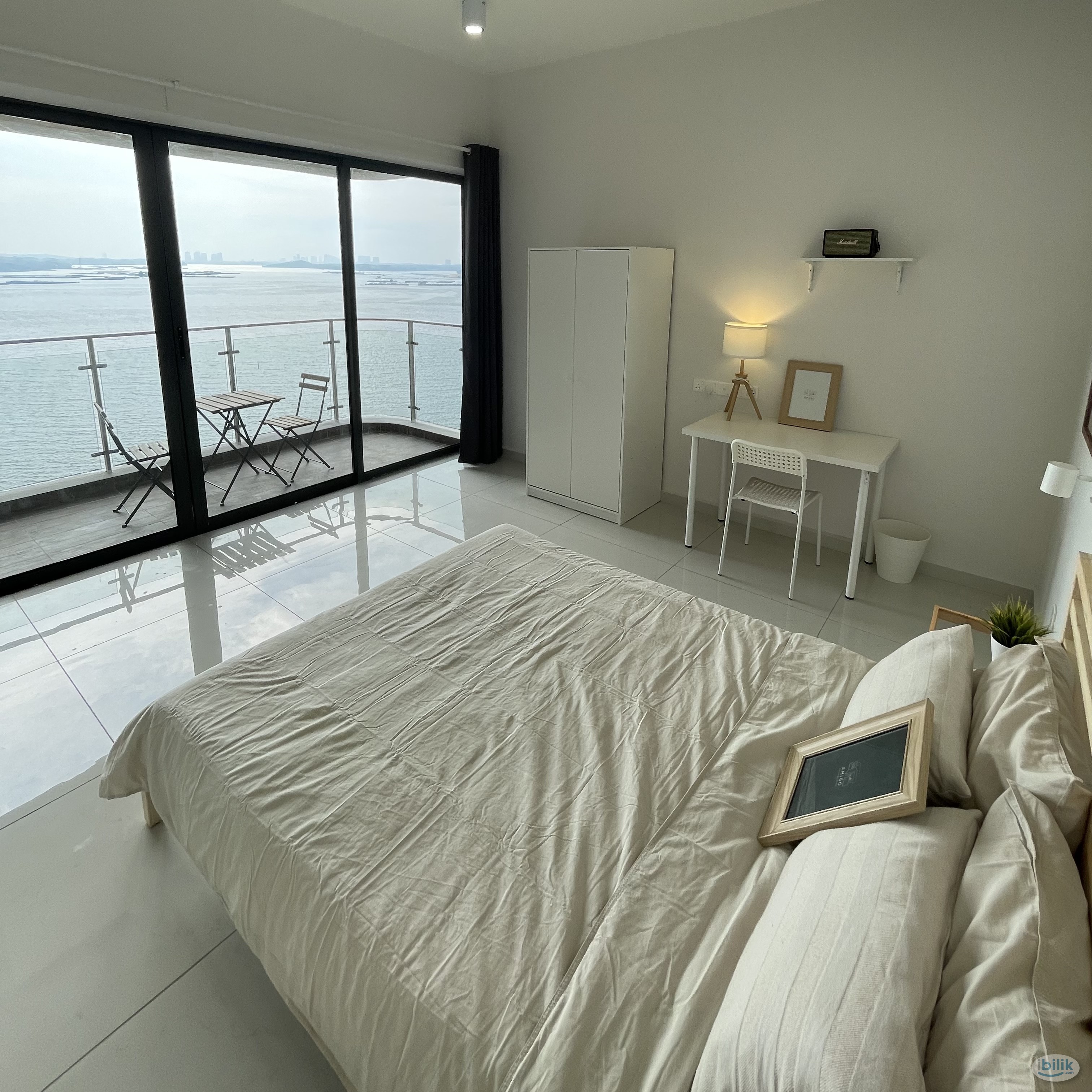 Image 1 of Spacious Sea View Balcony Room at Country Garden, Danga Bay - Room rental in 