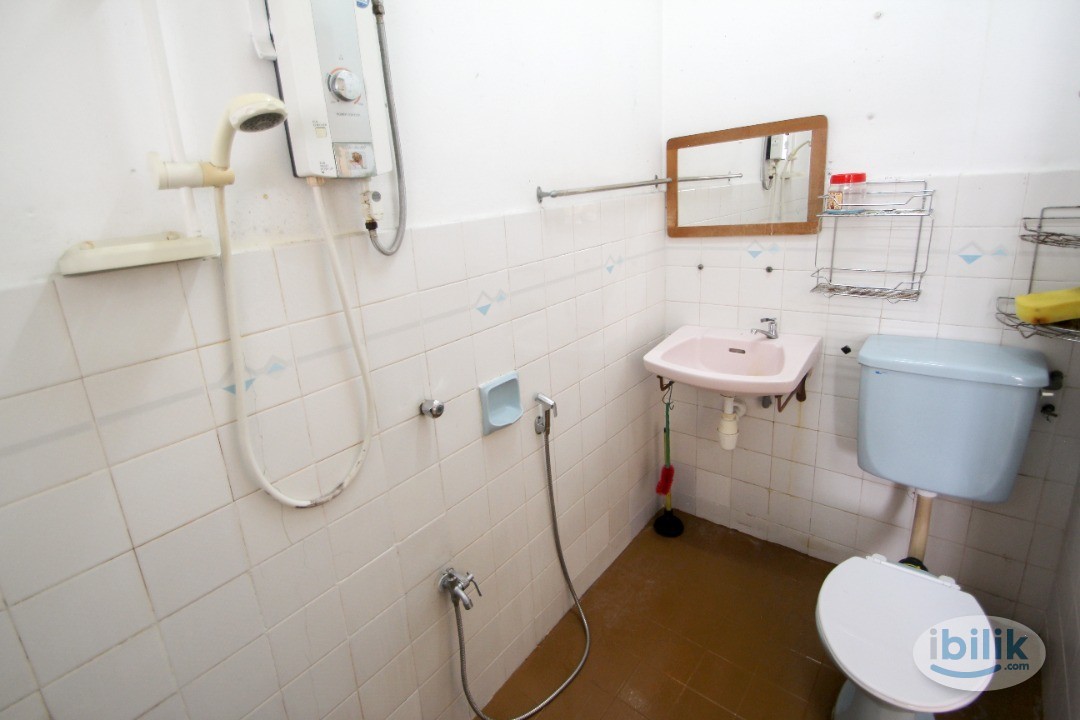 Image 5 of Middle Room at PJS 7, Bandar Sunway - Room rental in 