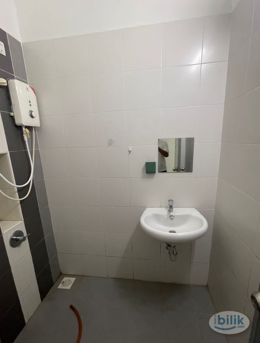 Image 4 of Bilik Sewa Murah at Kota Kemuning, Shah Alam with Air-Cond ❄️ - Room rental in 
