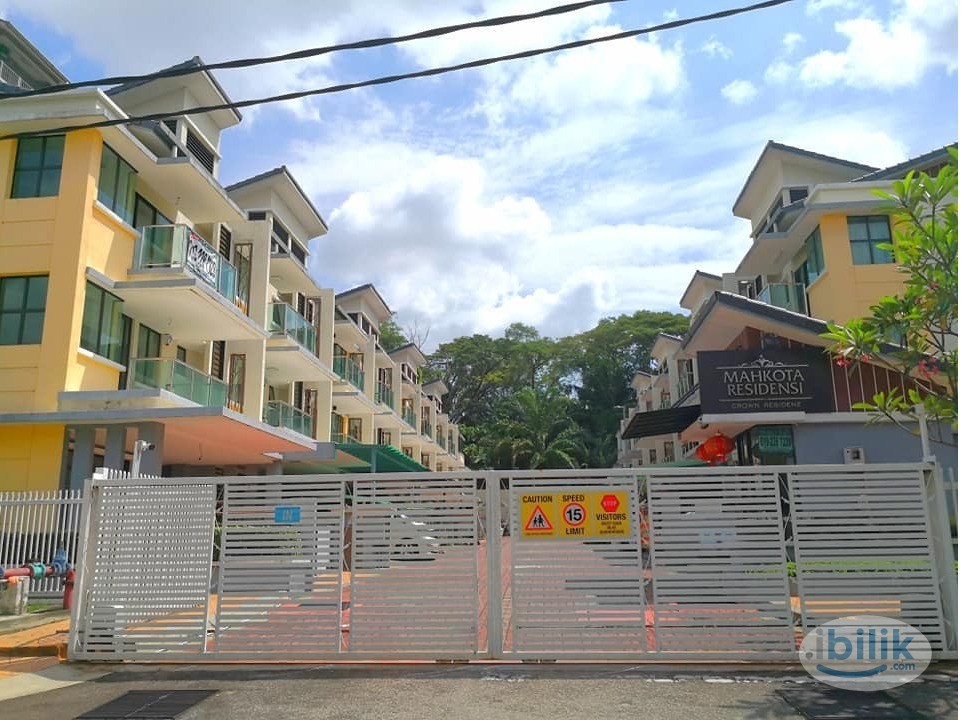 Image 1 of Master Room with Private Toilet and Balcony for Rent - Room rental in 