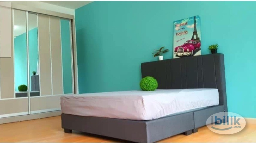 Image 2 of Master Room with Private Toilet and Balcony for Rent - Room rental in 