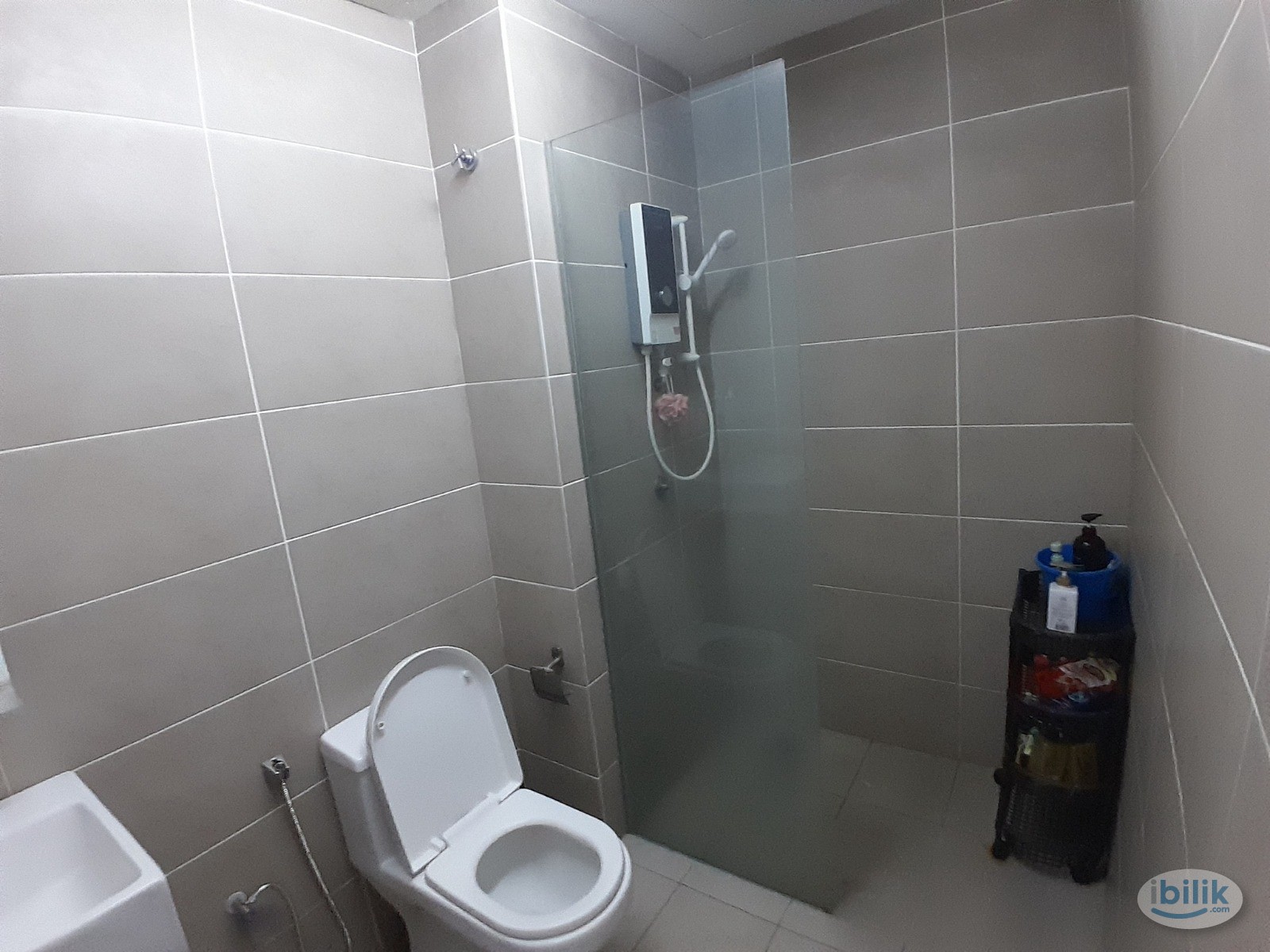 Image 2 of Middle Room at D'Sara Sentral, Sungai Buloh.``` - Room rental in 