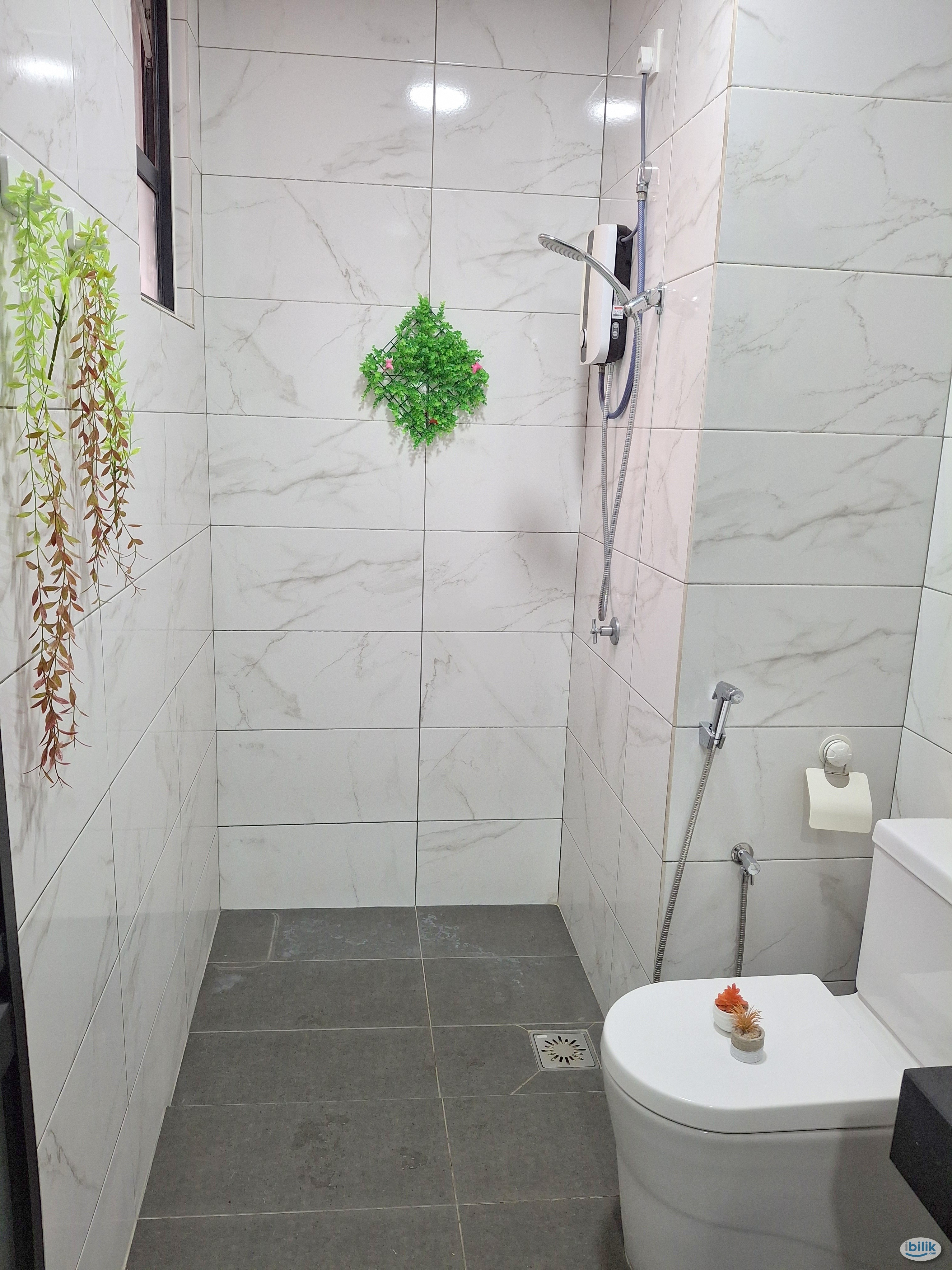 Image 2 of Zero Deposit😍‼️Master Room Near IOI Mall Puchong😉🔥Hot Selling Area‼️Mid Year Promo - Room rental in 
