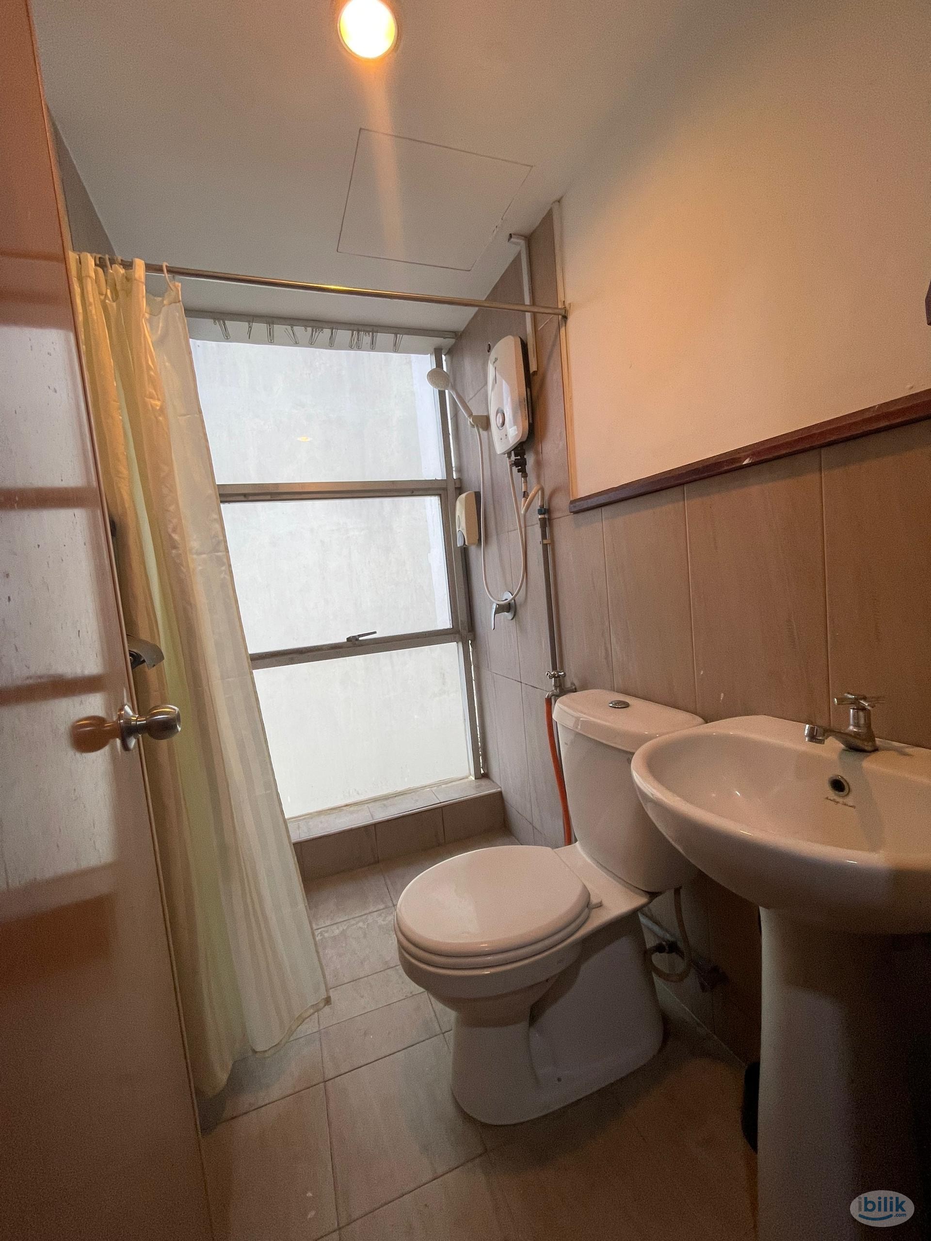 Image 3 of 🏠 [ANTHILL+] Queen Bed Room for Rent in Puchong! 🛏️ Fully Furnished. 📍 Great Location. 📞 Inquire Now! - Room rental in 