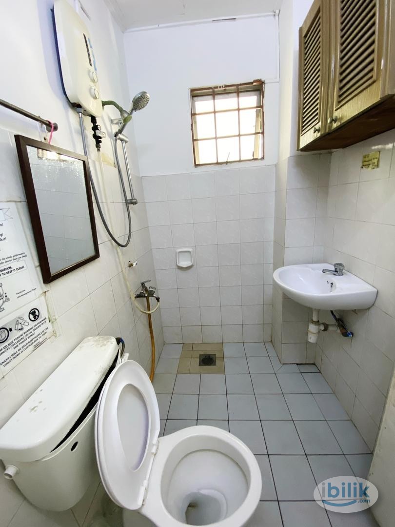 Image 1 of 🔥Room to Rent🔥 at Damansara Utama,Near One Utama Shopping Mall 6 Min Walking Distance🚶🌟 - Room rental in 