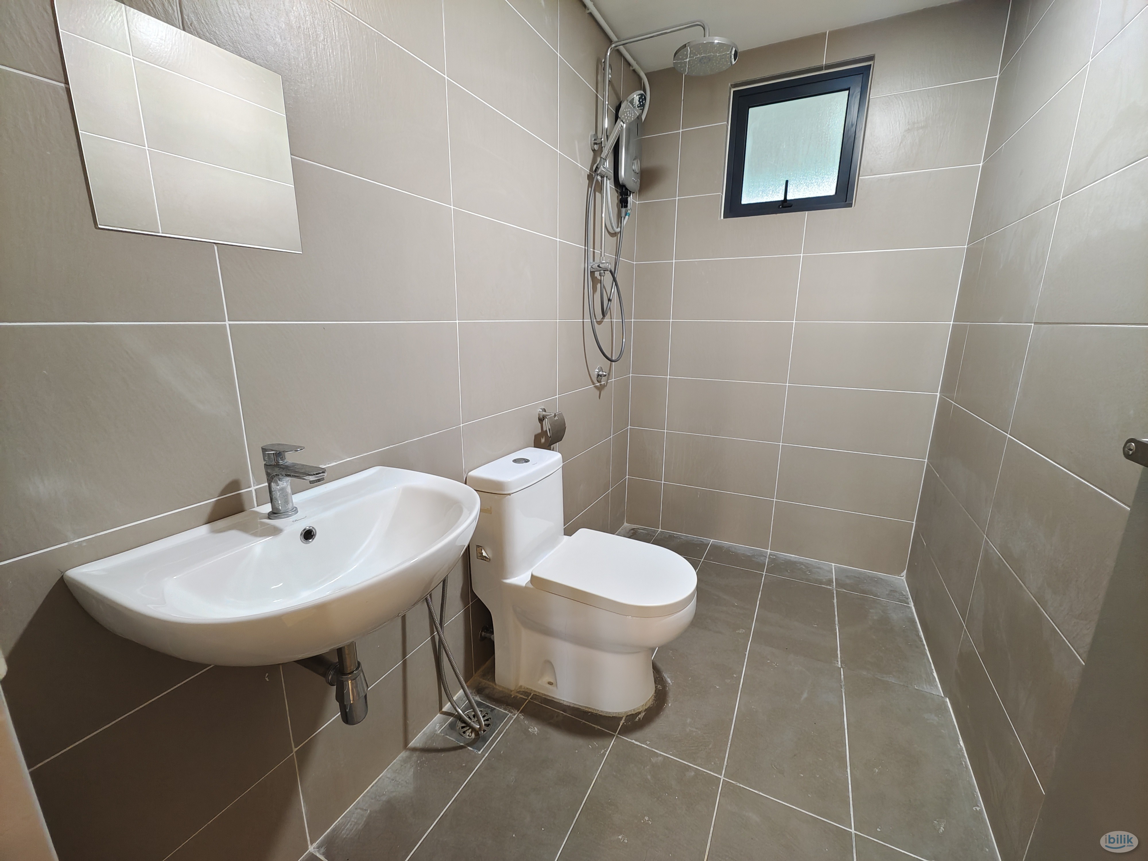 Image 3 of Renovated FULLY FURNISHED M Centura Master Room @ Wifi For rent, Sentul - Room rental in 
