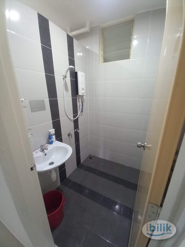 Image 4 of Single Room at Idaman Selasih, Sungai Ara - Room rental in 