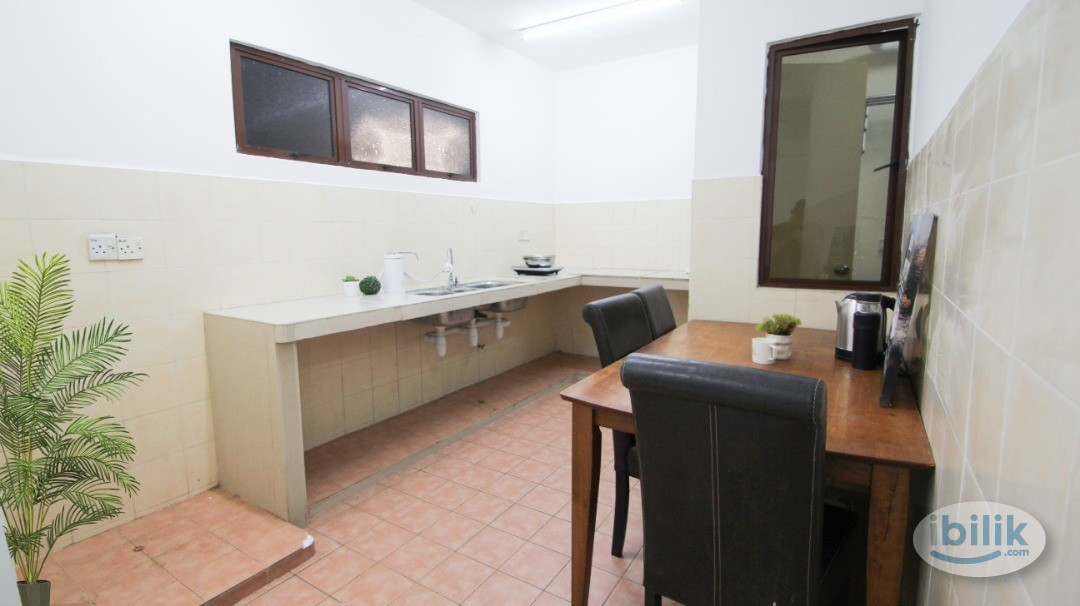 Image 1 of Master Room at Palm Spring, Kota Damansara`` - Room rental in 